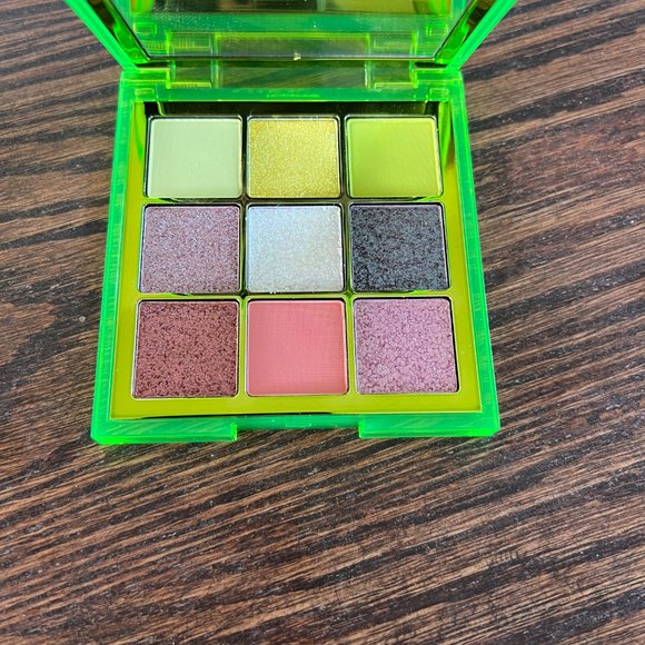 HUDA BEAUTY Makeup Huda Beauty Green Neon Palette Poshmark